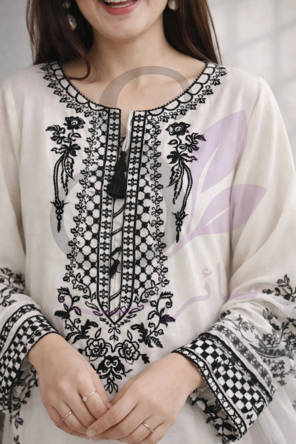 Ivory Noir Embroidered Lawn 3PC Suit(UNSTITCHED)