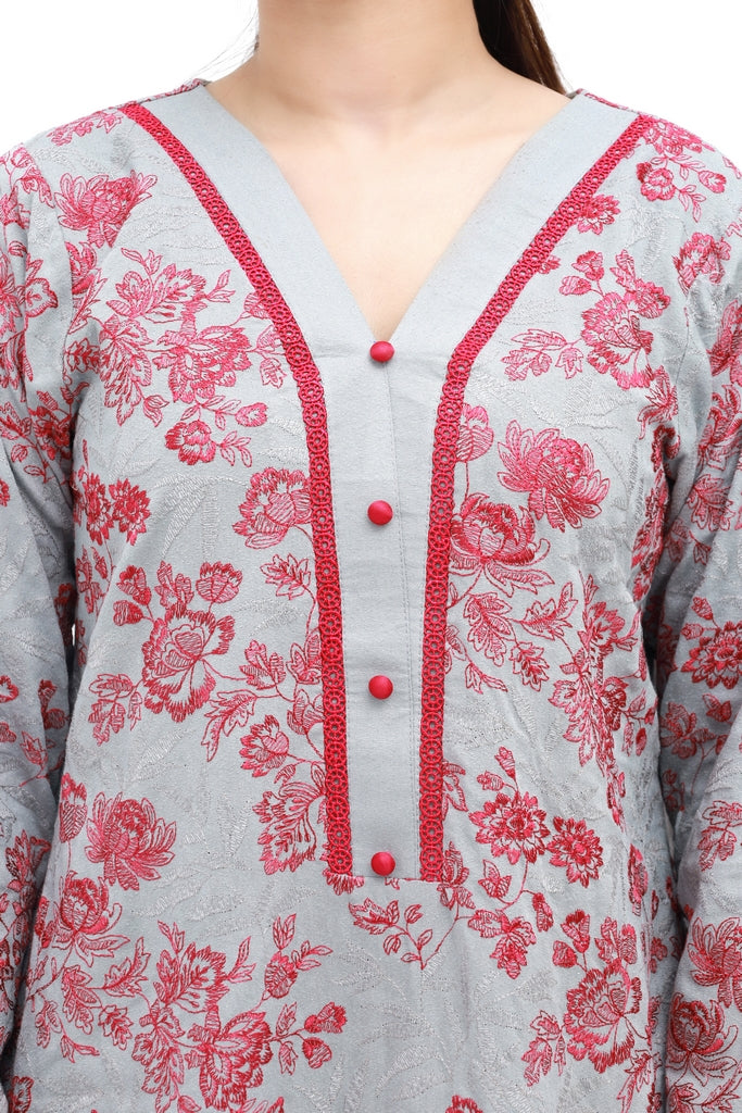 Royal Roses – Unstitched Karandi Embroidered 3 Piece with Chiffon Dupatta